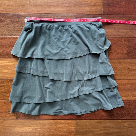 Hanna Andersson Gray Knee-Length Ruffle Skirt - Picture 4 of 5